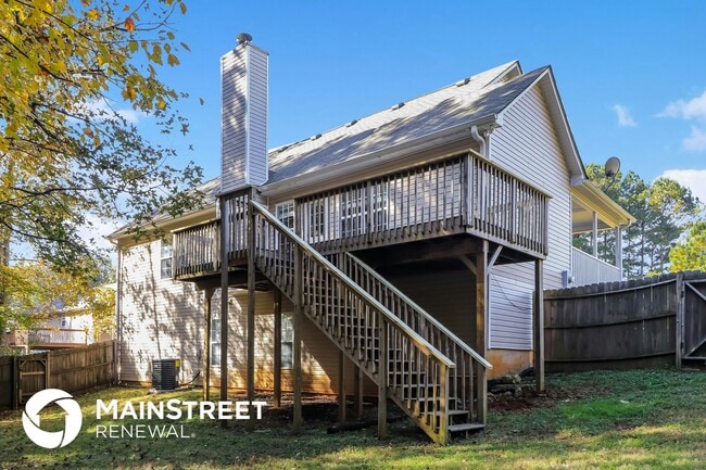 Building Photo - 13 Windrush Dr