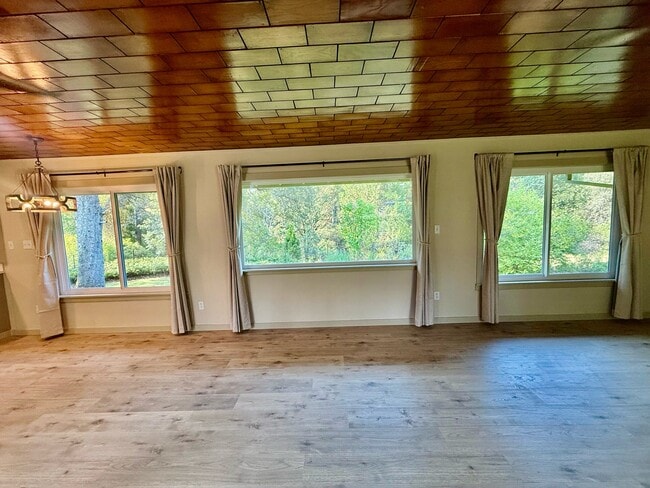 Building Photo - 10070 Garesio Ranch Rd