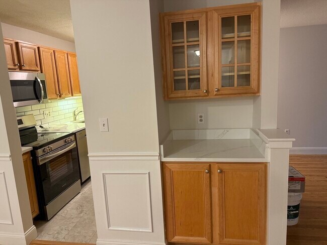 Building Photo - 750 Brookside Dr