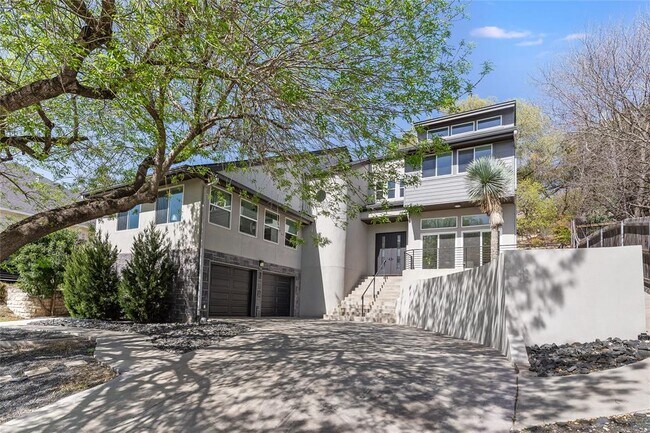 Building Photo - 5606 Sedgefield Dr
