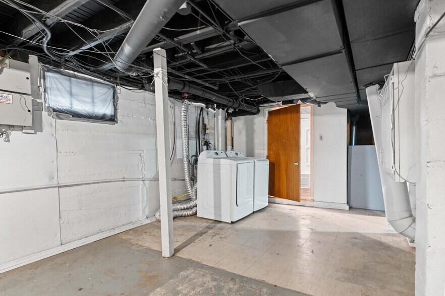 Building Photo - 2416 Sherry Rd