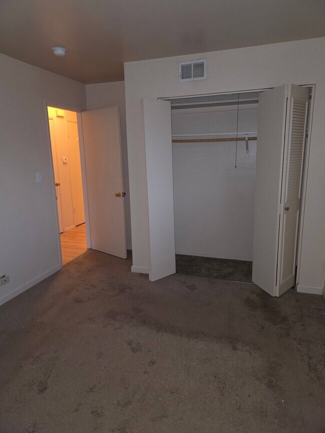 Building Photo - 3704 Sapphire Dr