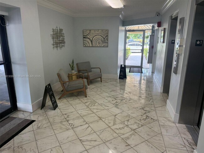 Building Photo - 2020 NE 135th St