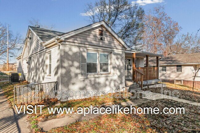 Building Photo - 2936 Stewart Ave