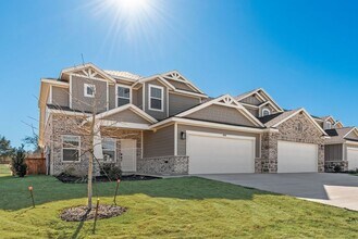 Building Photo - 6848-6848 Florence Dr