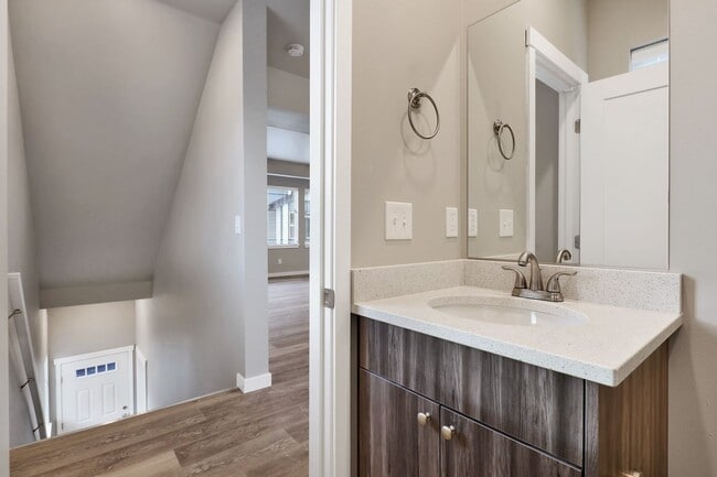 Building Photo - 1809 Eastgate Loop