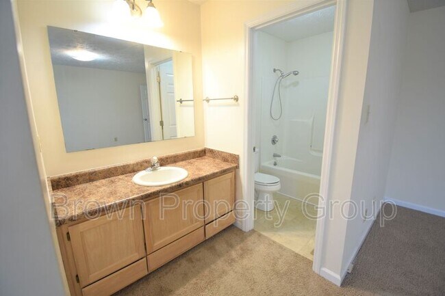 Building Photo - 711 Alexwood Dr