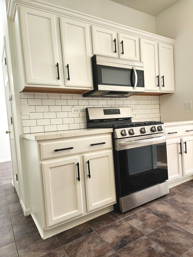 Building Photo - 2884 Falling Waters Ln