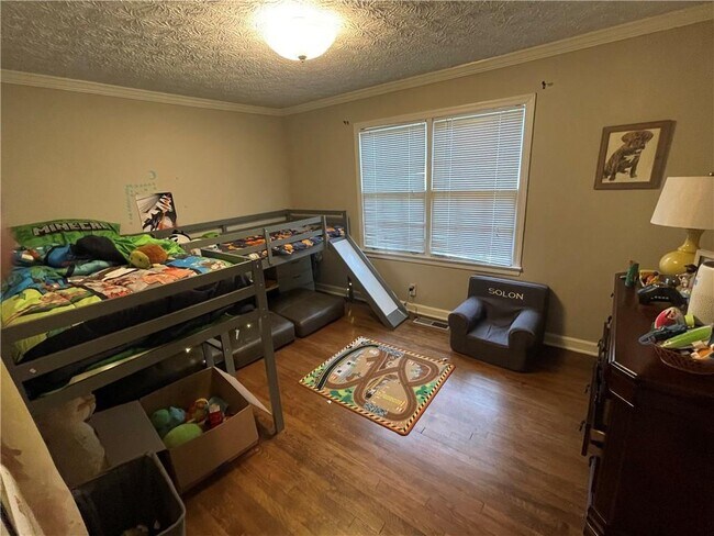 Building Photo - 737 Sunnybrook Dr