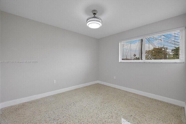Building Photo - 3820 SW 92nd Ave