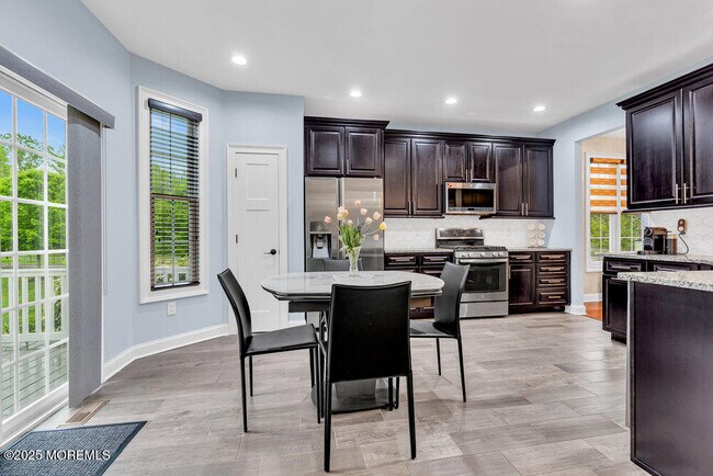 Building Photo - 47 McCormick Ave N