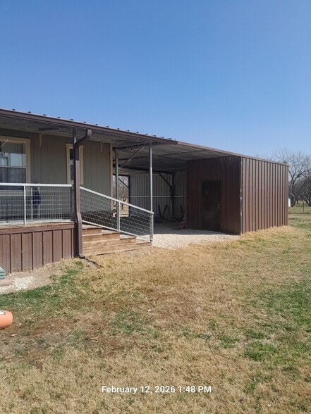 Building Photo - 404 W Old Axtell Rd