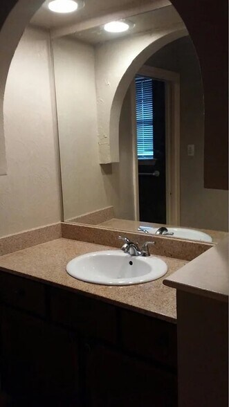 Master sink area - 67 Madrid Ave