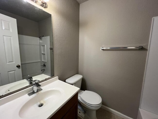 Building Photo - 2111 Caprice Dr