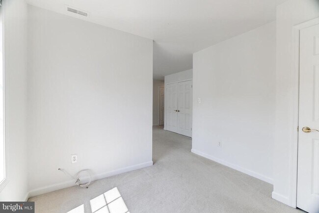 Building Photo - 1412 McLean Mews Ct