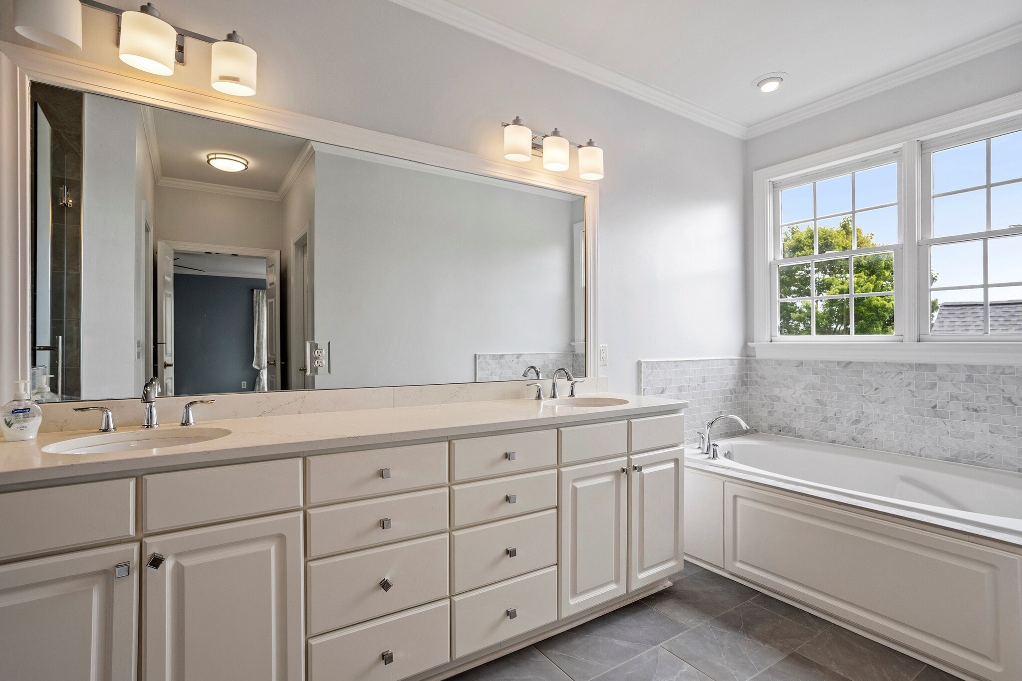 Building Photo - 507 Highgrove Dr