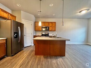 Building Photo - Spacious and Light-Filled 2 Bedroom, 2.5 B...