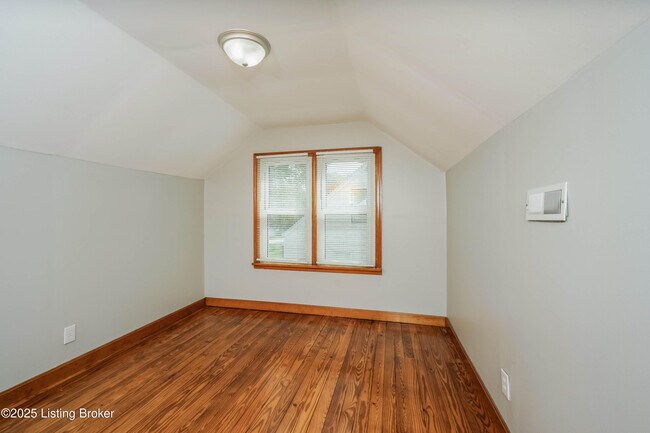 Building Photo - 140 Mills Dr