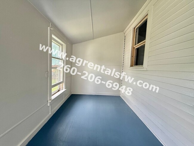 Building Photo - 4 Bedroom Home - Section 8 OK!