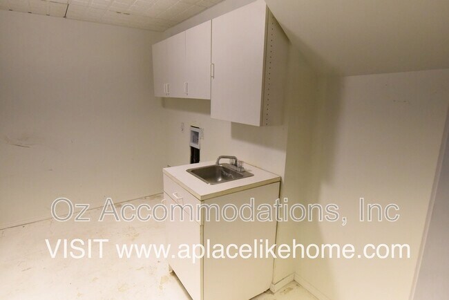 Building Photo - 16604 W 142nd Cir