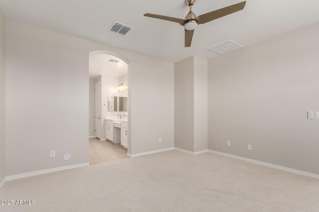 Building Photo - 34906 N Hawley Dr