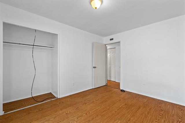 Building Photo - 2918 Pinewood Dr