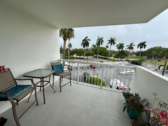 Building Photo - 2600 N Flagler Dr