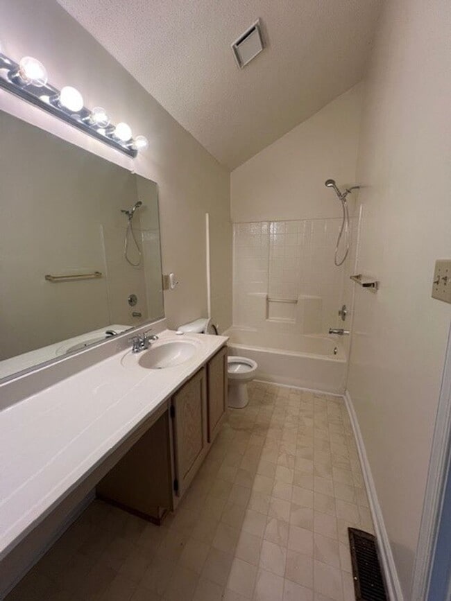 Building Photo - 5 Salt Marsh Quay