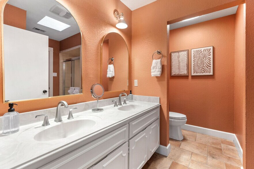 Building Photo - 2922 Sky Cliff St