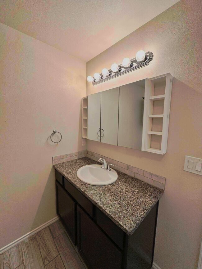 Building Photo - 2119 140th St