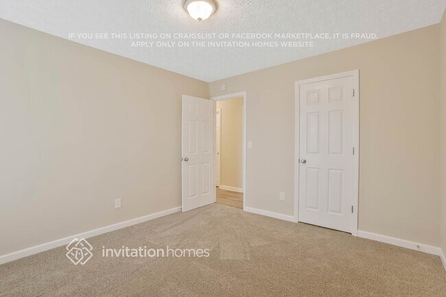 Building Photo - 5749 Cove Ln