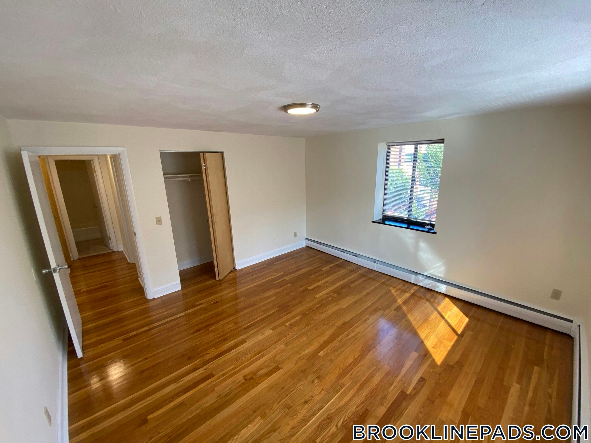 Building Photo - 222 Babcock St