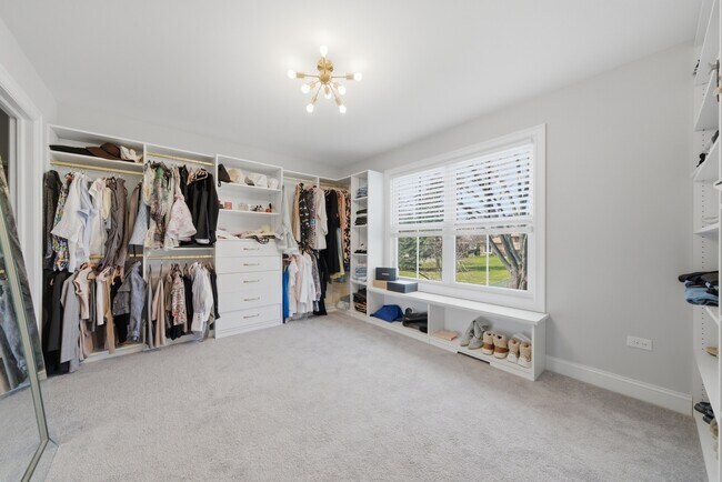 Building Photo - 7814 Brookbank Rd