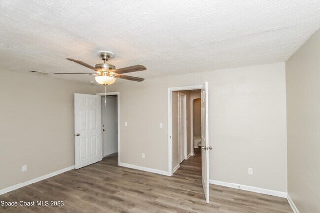 Building Photo - 977 Beacon St NW