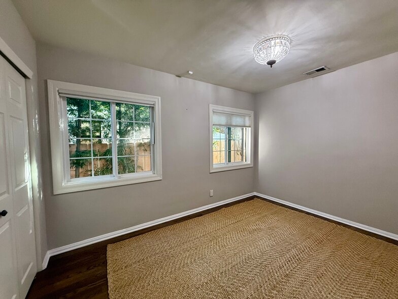 Building Photo - 8000 Westlawn Ave