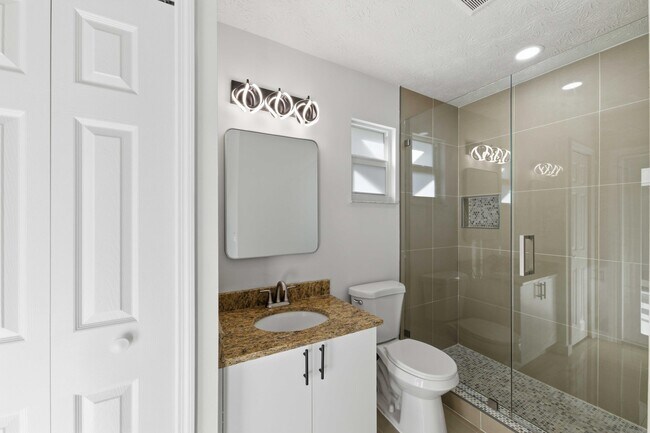 Building Photo - 3031 SE Galt Cir