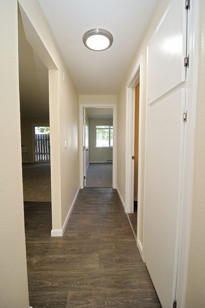 Building Photo - 11102-11130 SW 62nd Ave