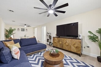 Building Photo - 9565 Carbondale Dr W