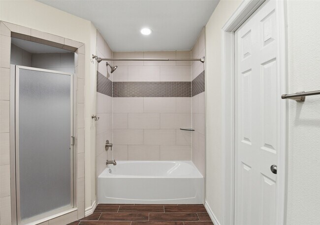 Building Photo - 14210 Briarhills Pkwy