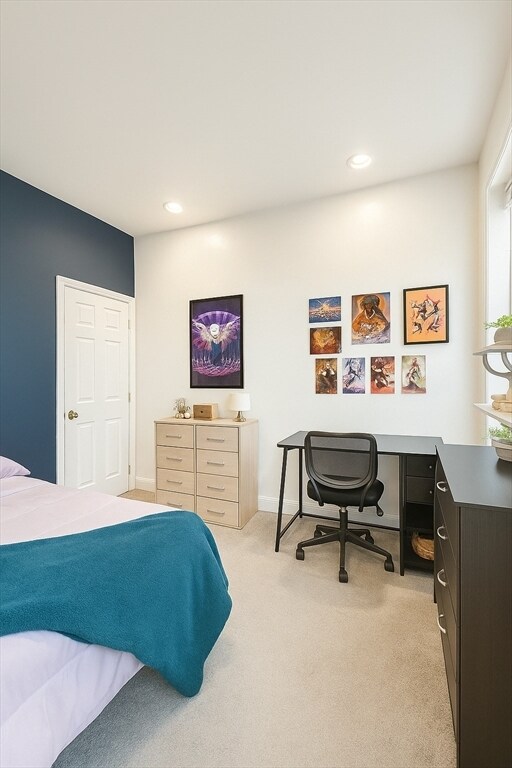 Building Photo - 390 Riverway