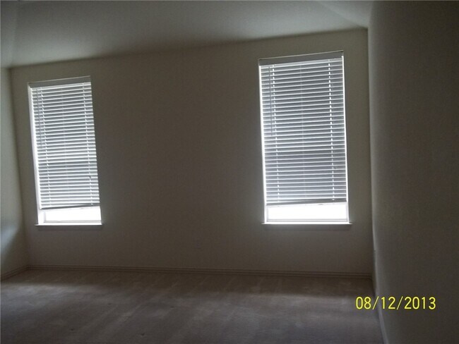 Building Photo - 6218 Bentwood Dr
