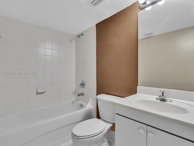 Building Photo - 1271 SE 28th Ct