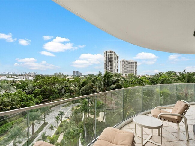 Building Photo - 2800 Island Blvd