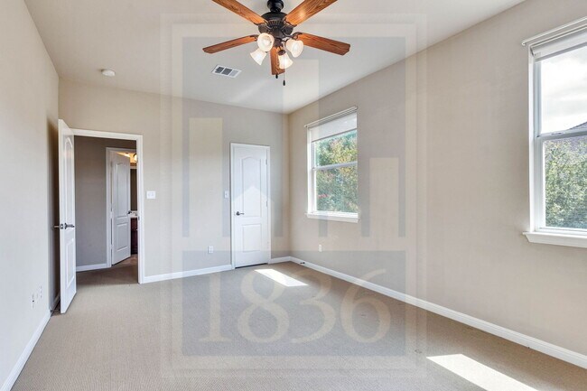 Building Photo - 150 Abbey Dr