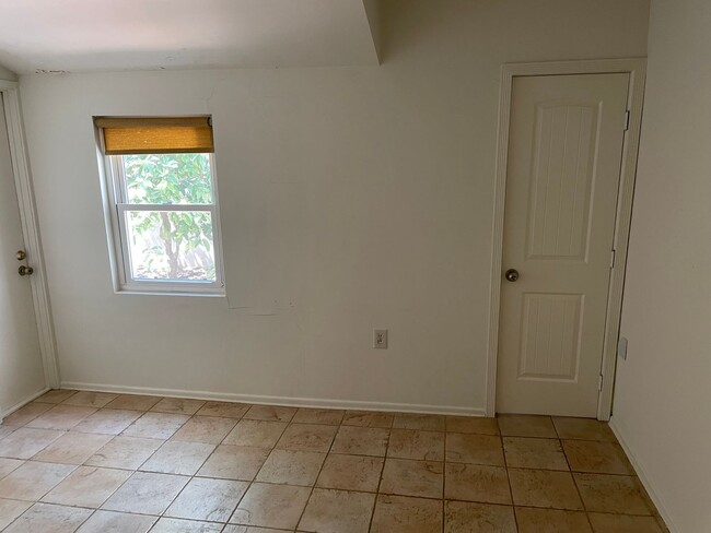 Building Photo - Charming 3-Bedroom Home with Gardener Serv...
