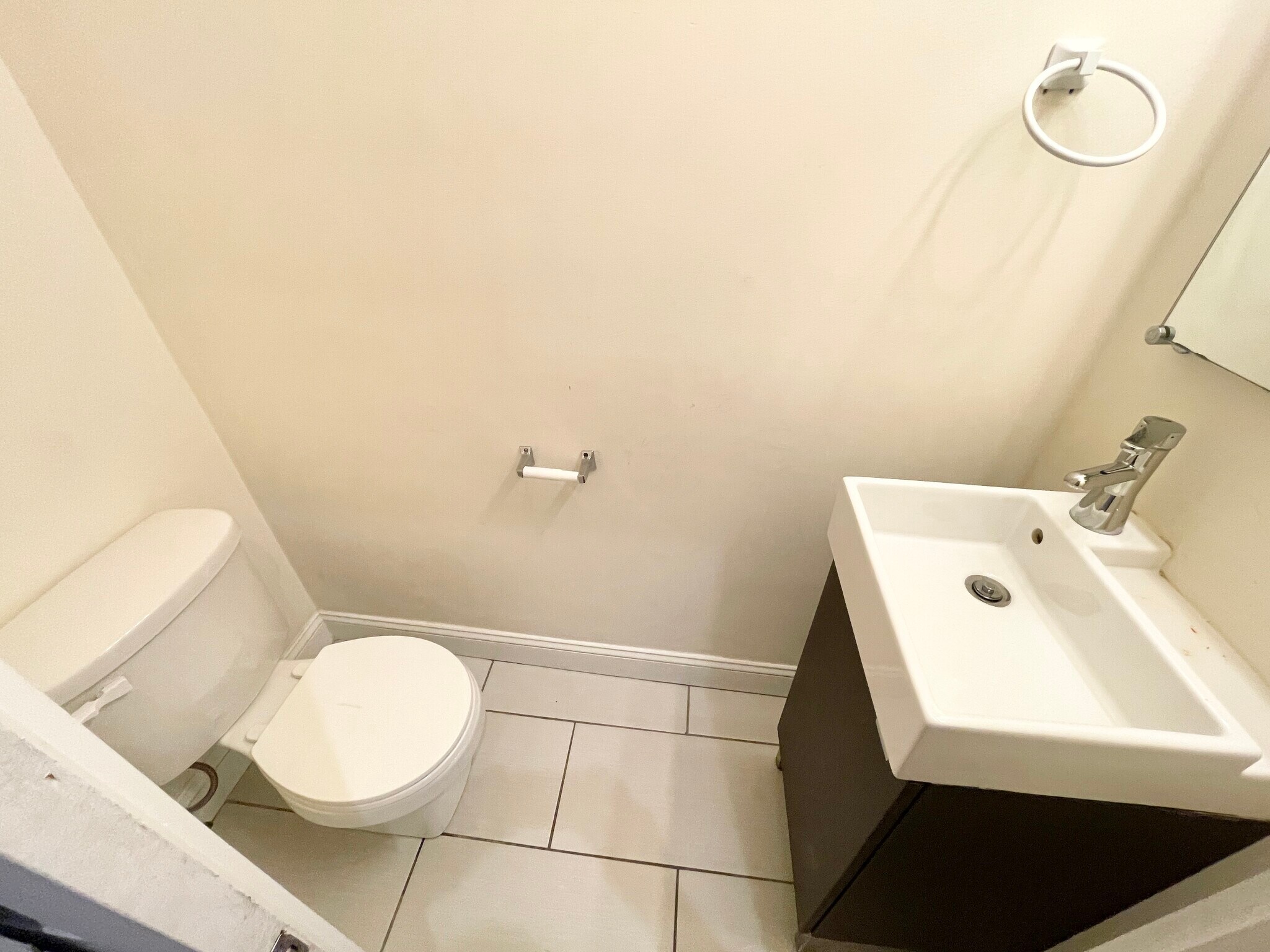 Building Photo - 100 L St