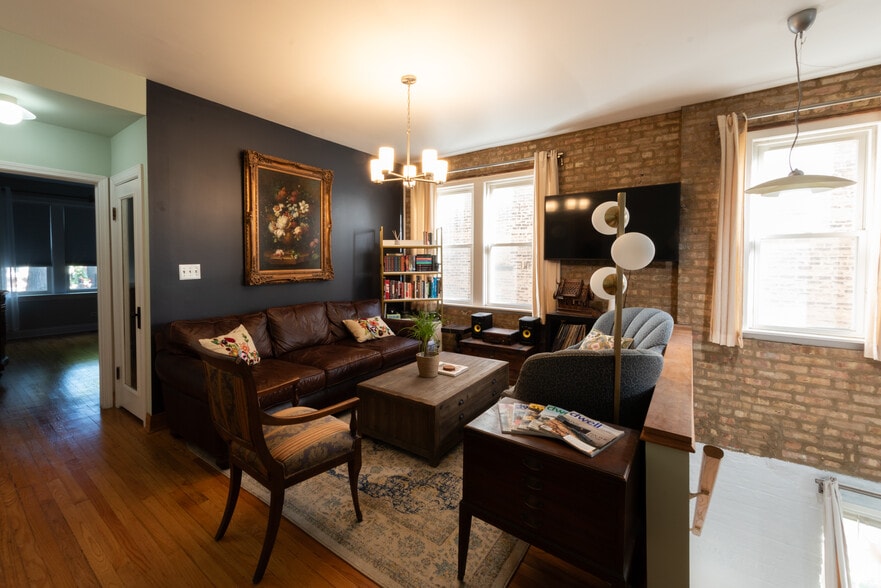 Building Photo - 2844 N Harding Ave