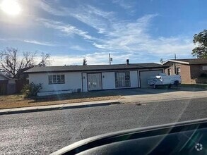 Building Photo - 3811 Eisenhower Rd
