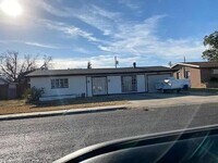 Building Photo - 3811 Eisenhower Rd