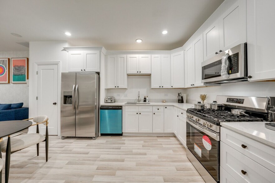 Building Photo - 4727D Yender Ave